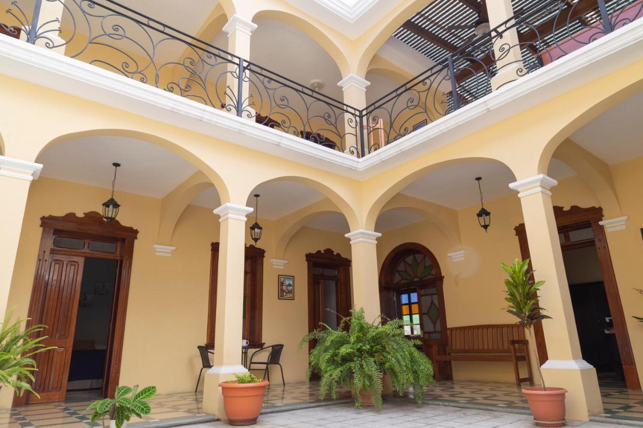 Hotel Casa Salome グアテマラシティ エクステリア 写真